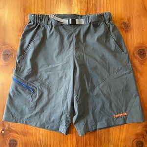 Patagonia men’s active short small nwot never worn